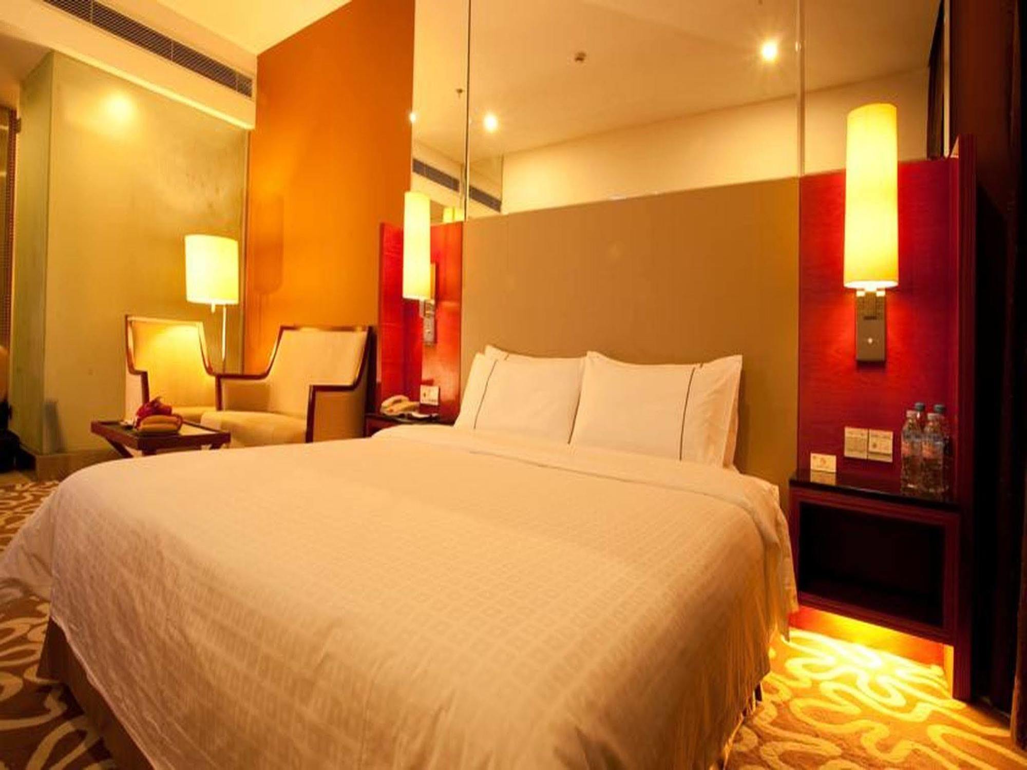 Shenzhen Caa Holy Sun Hotel, Luohu Railway Station Экстерьер фото